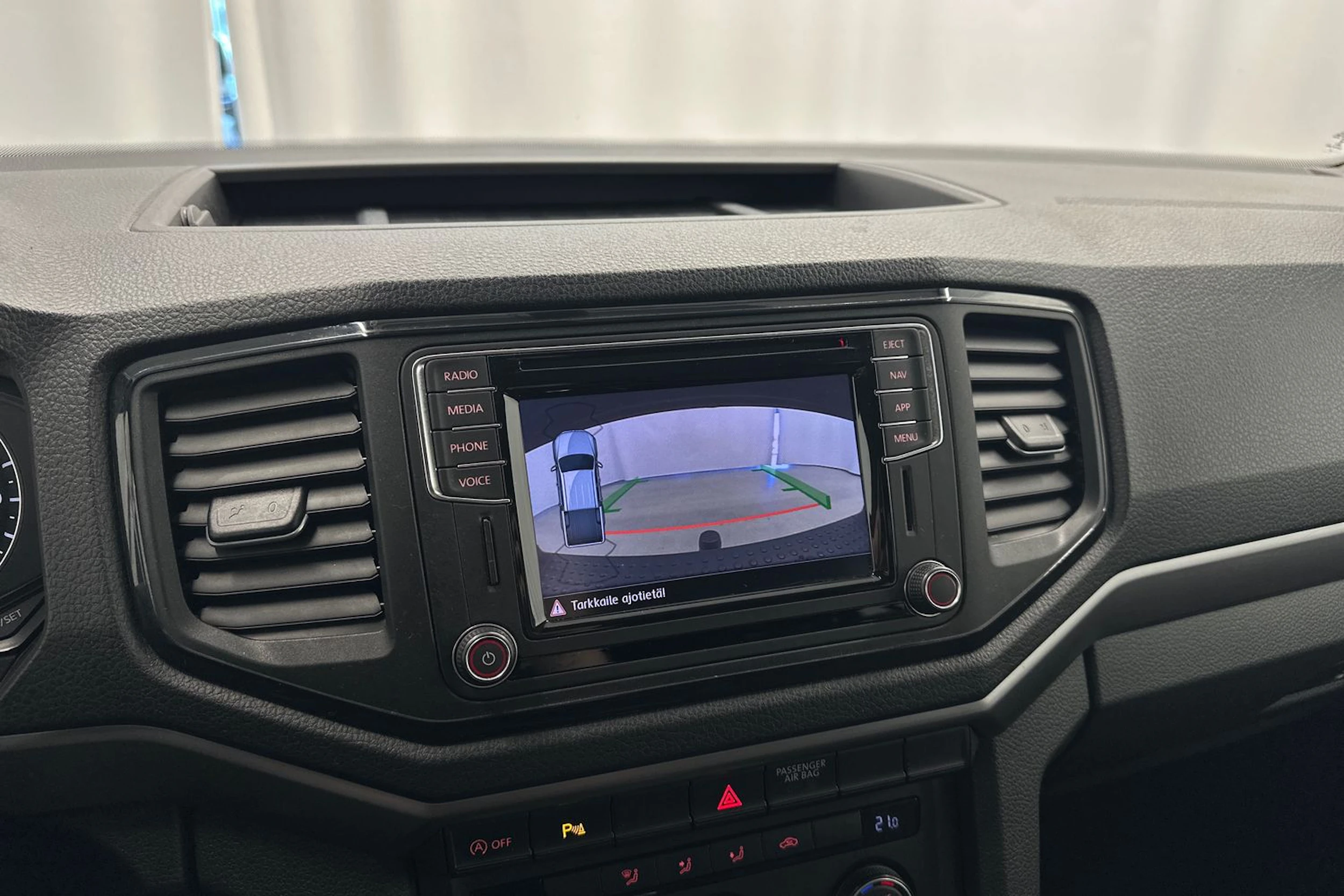 oranssi Volkswagen Amarok 2019 kuva 19.