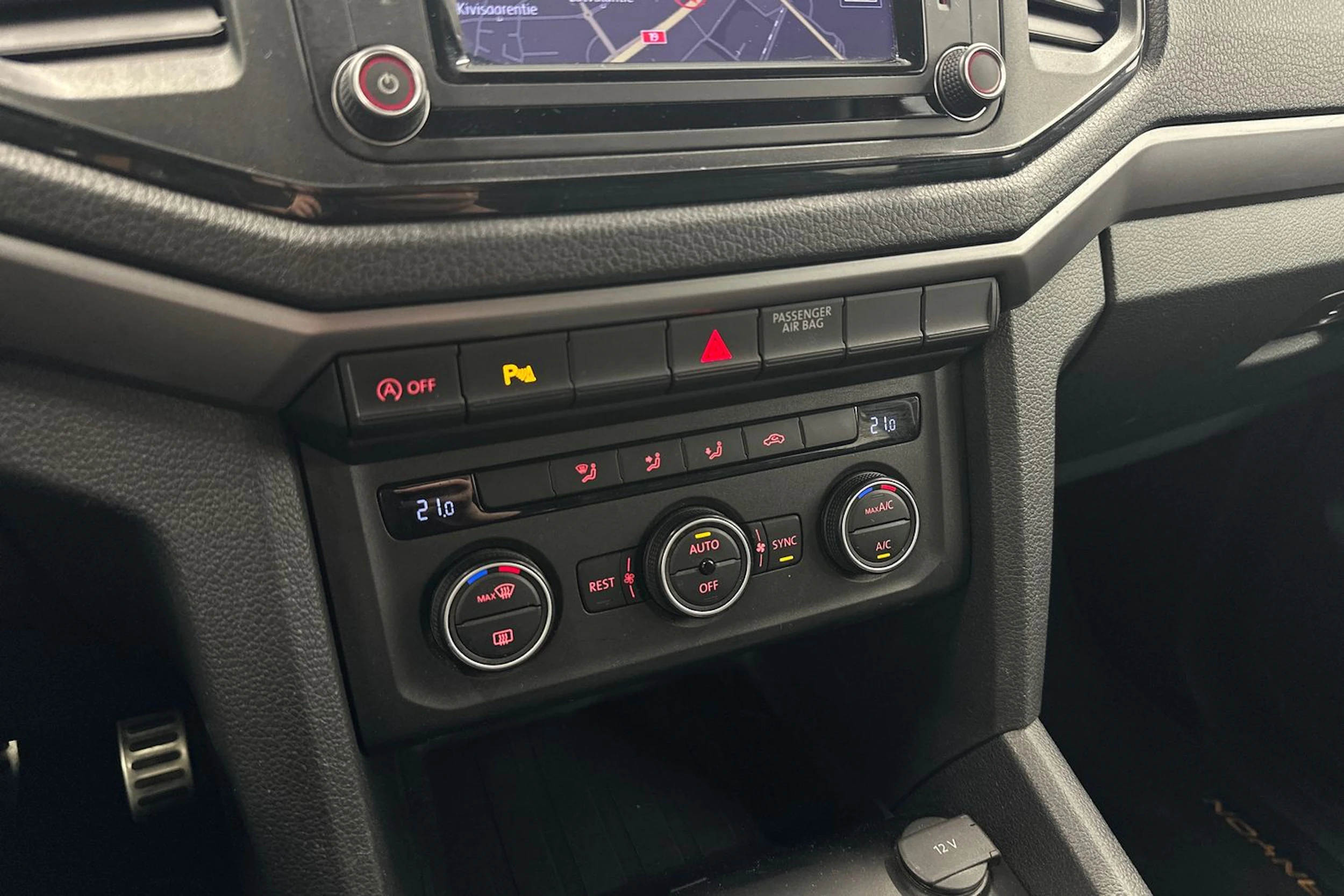 oranssi Volkswagen Amarok 2019 kuva 20.