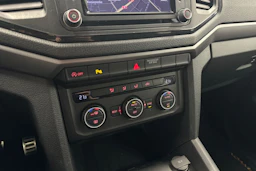oranssi Volkswagen Amarok 2019 kuva 20.