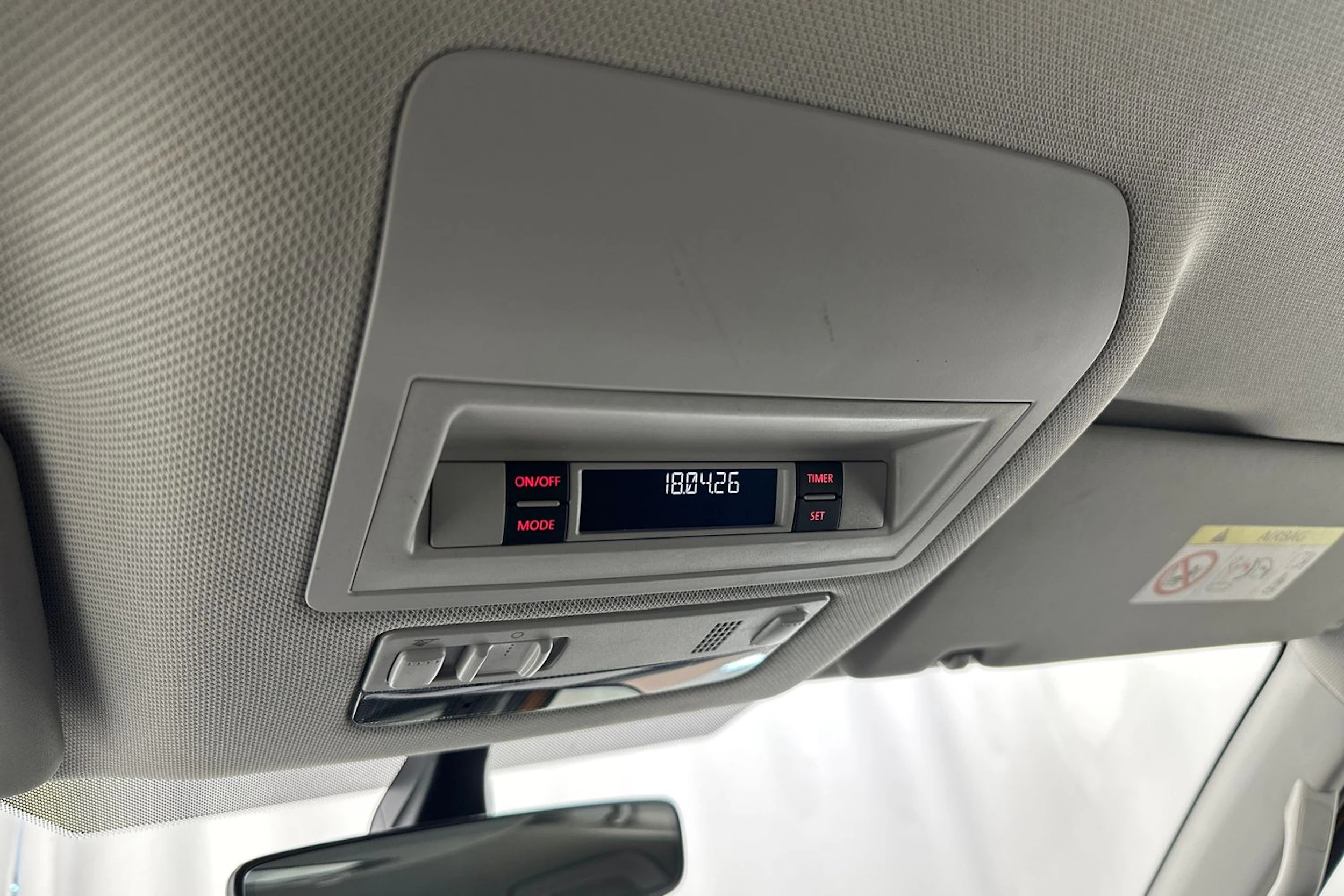 oranssi Volkswagen Amarok 2019 kuva 22.