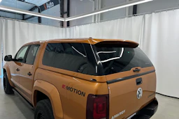 oranssi Volkswagen Amarok 2019 kuva 25.