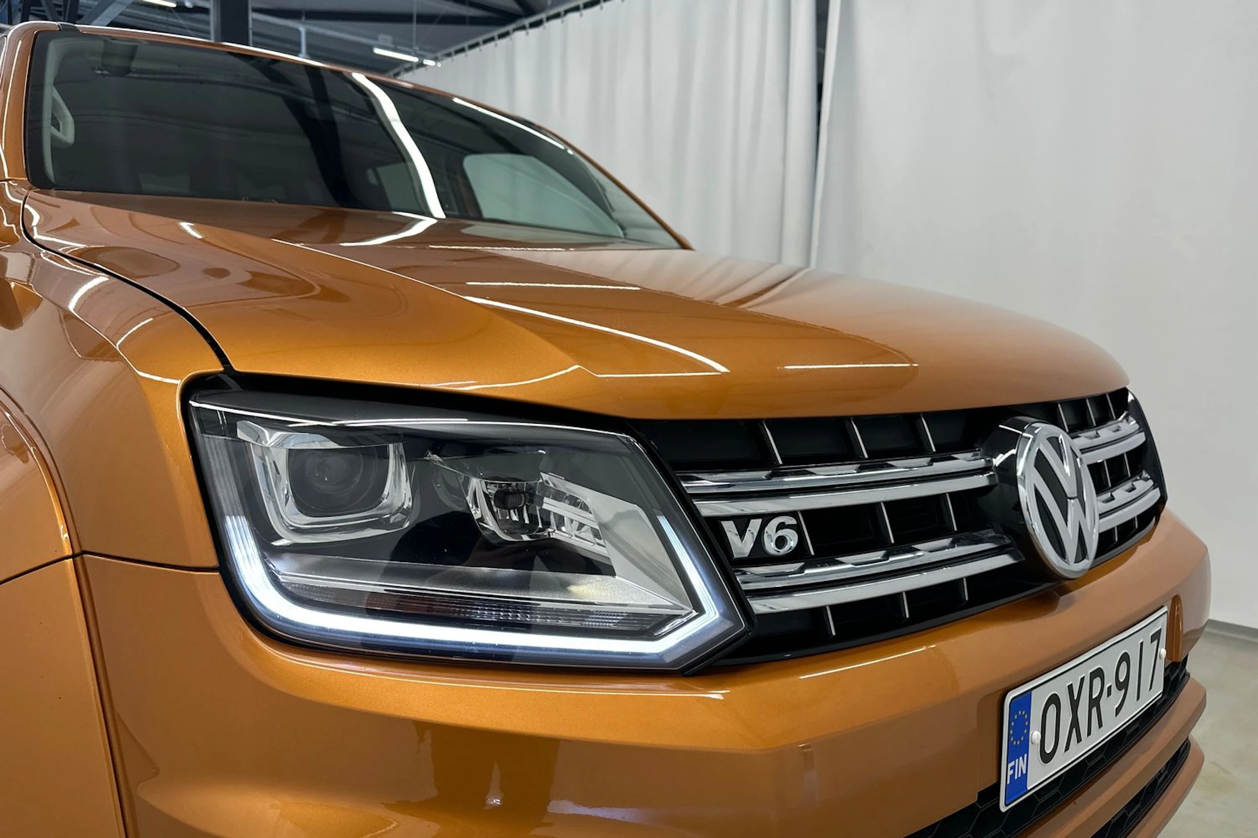 oranssi Volkswagen Amarok 2019 kuva 28.