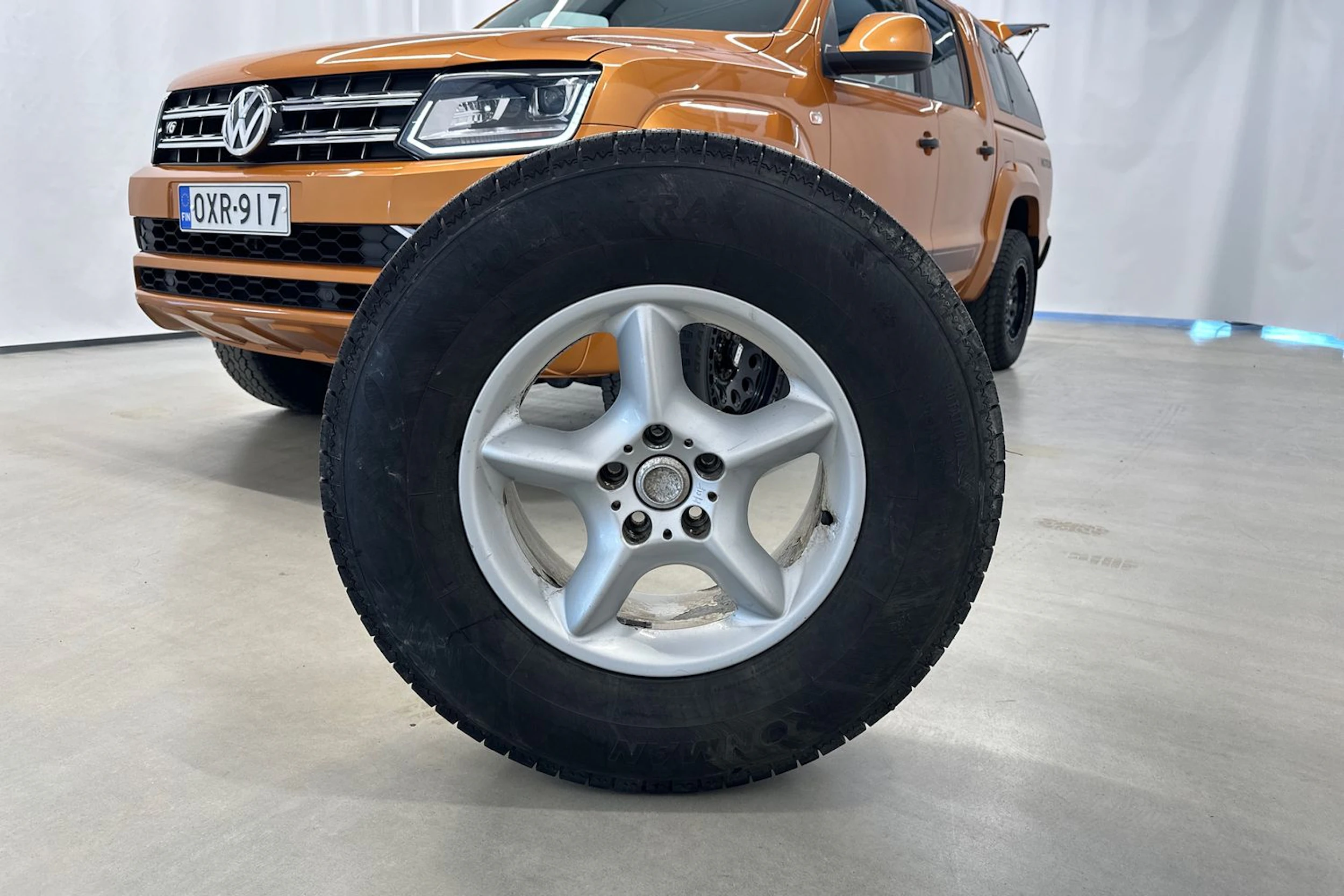 oranssi Volkswagen Amarok 2019 kuva 30.