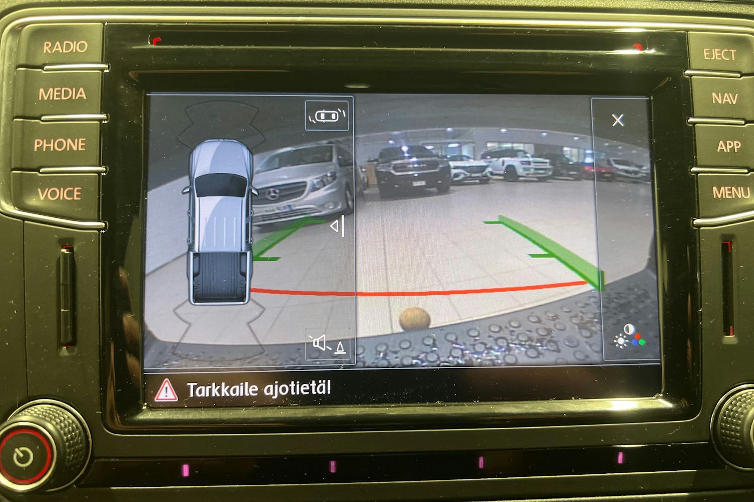 valkoinen Volkswagen Amarok 2019 kuva 15.