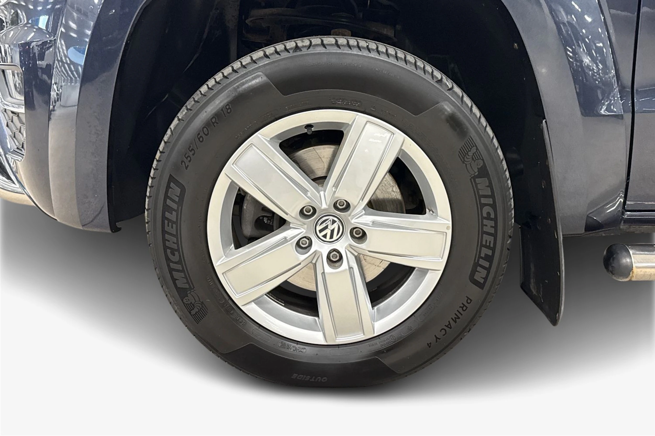 Sininen Volkswagen Amarok 2019 kuva 12.