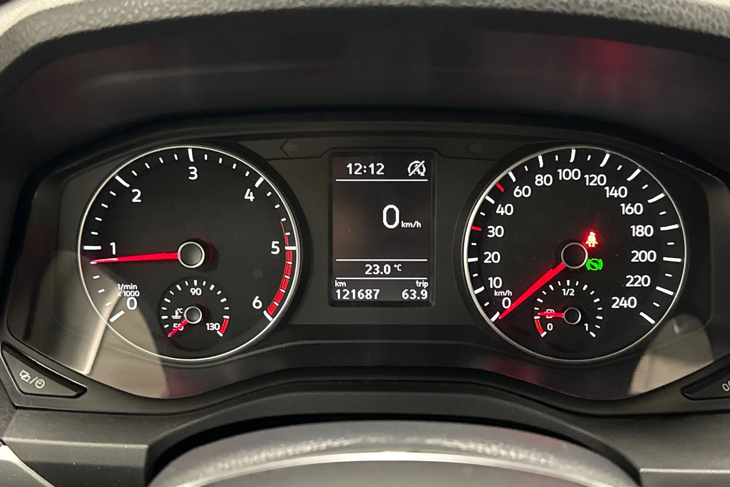Sininen Volkswagen Amarok 2019 kuva 23.