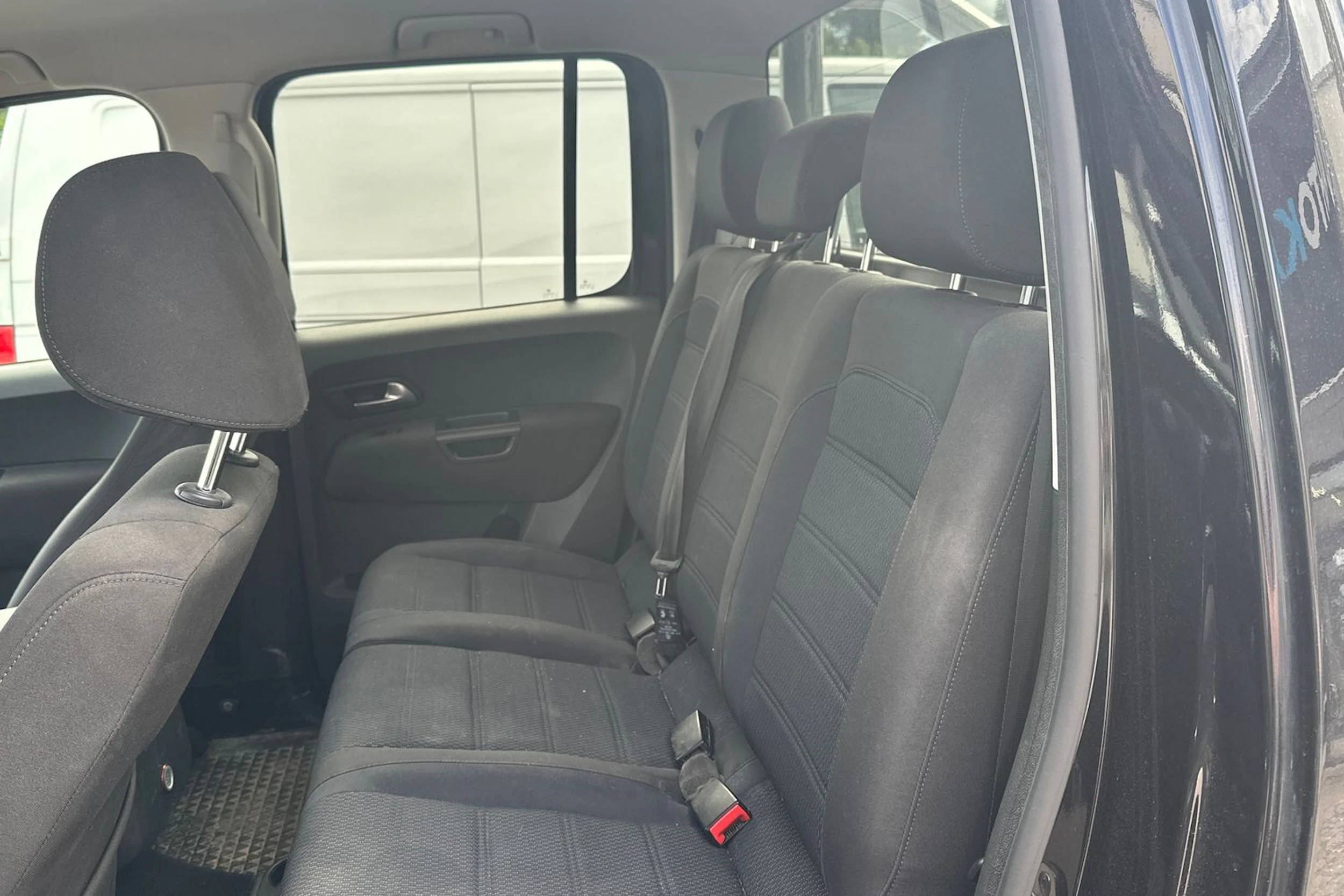 musta Volkswagen Amarok 2019 kuva 4.