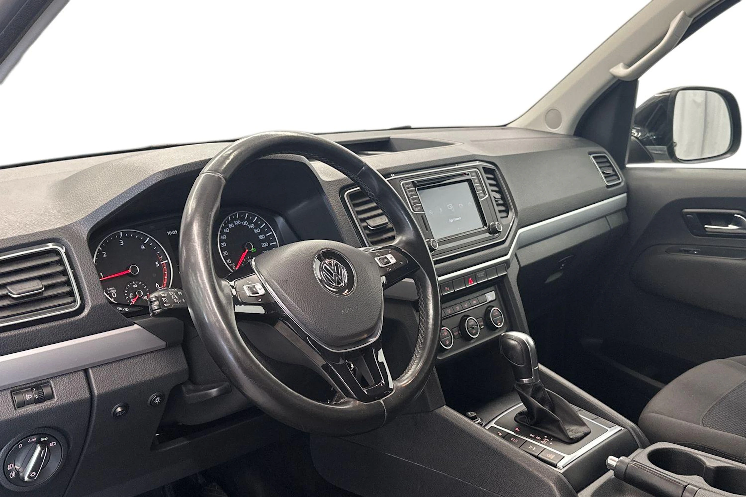 musta Volkswagen Amarok 2019 kuva 6.