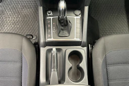 musta Volkswagen Amarok 2019 kuva 17.