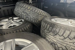 musta Volkswagen Amarok 2019 kuva 23.