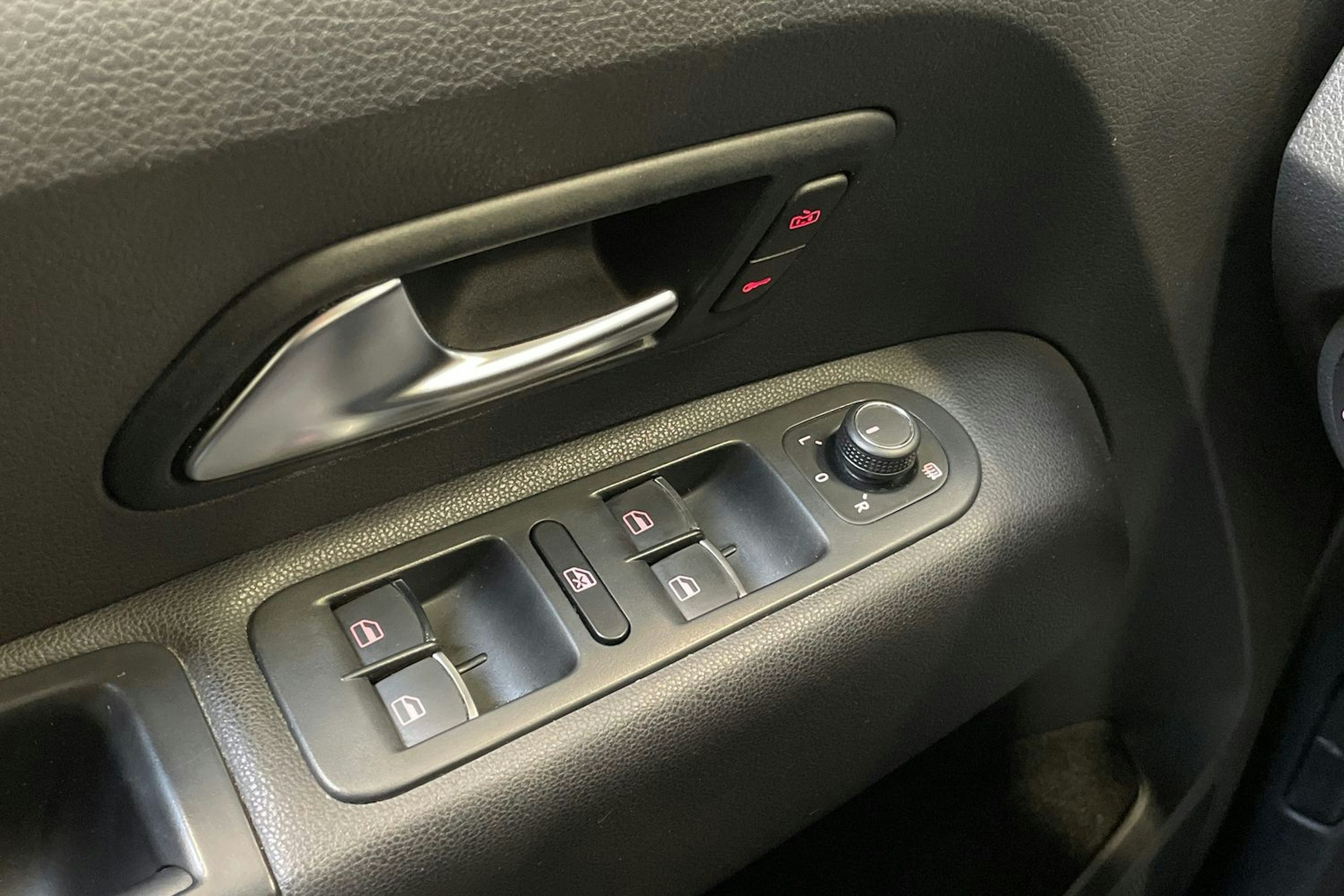 hopea Volkswagen Amarok 2019 kuva 27.
