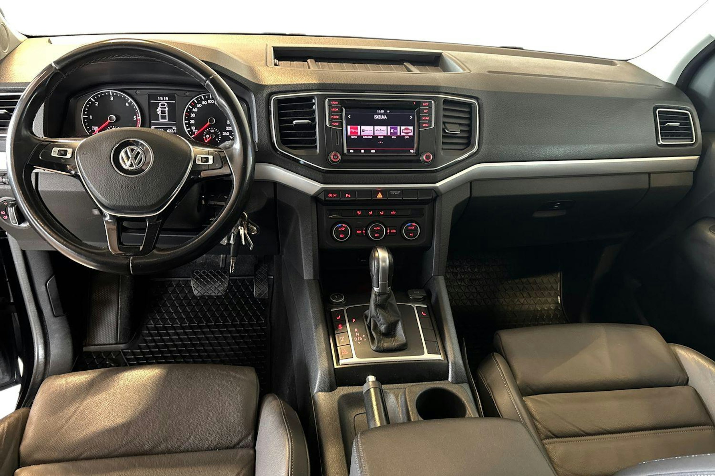 musta Volkswagen Amarok 2019 kuva 9.
