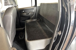 musta Volkswagen Amarok 2019 kuva 10.