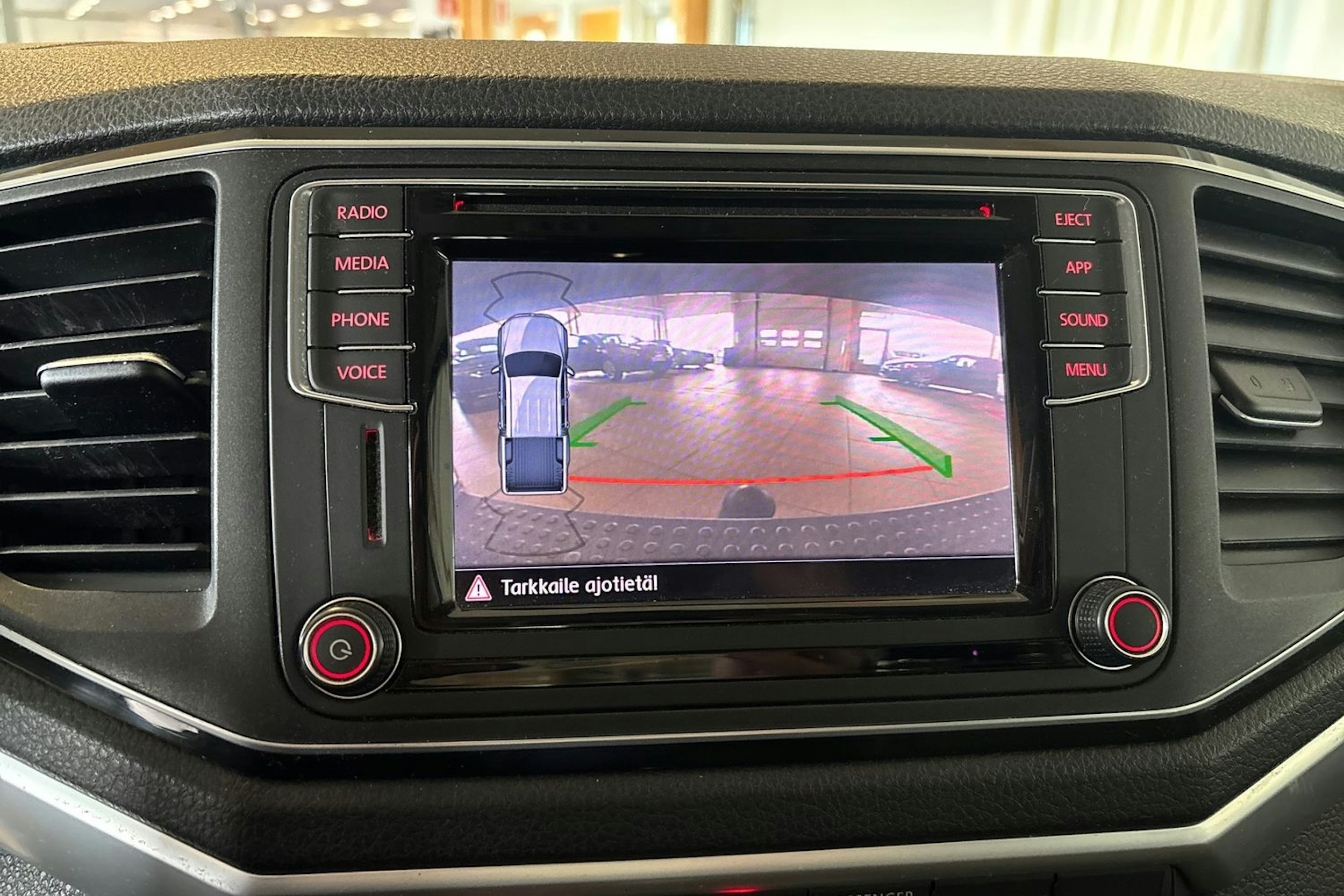 musta Volkswagen Amarok 2019 kuva 15.