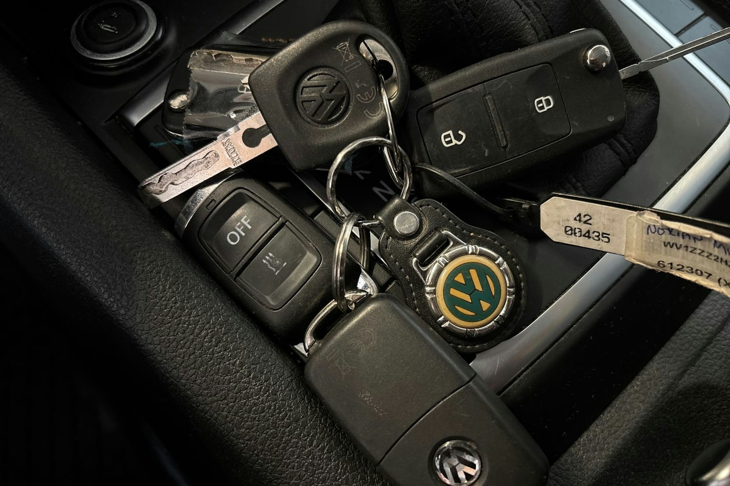 musta Volkswagen Amarok 2019 kuva 19.