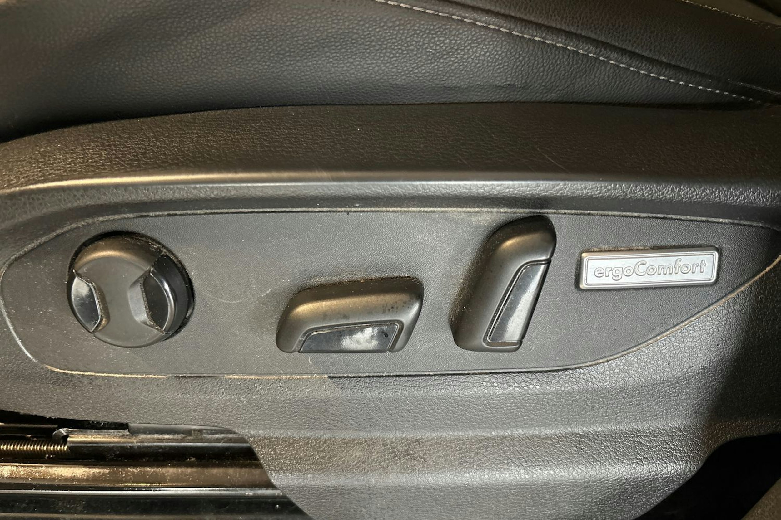 musta Volkswagen Amarok 2019 kuva 20.
