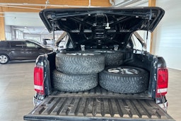 musta Volkswagen Amarok 2019 kuva 24.