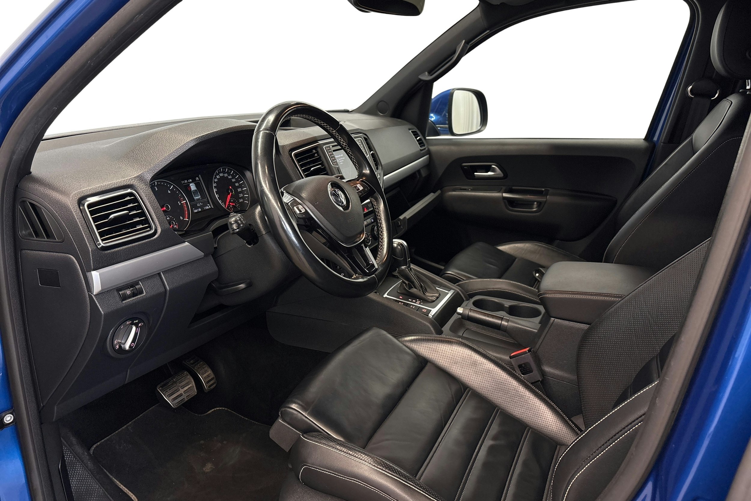 sininen Volkswagen Amarok 2019 kuva 6.