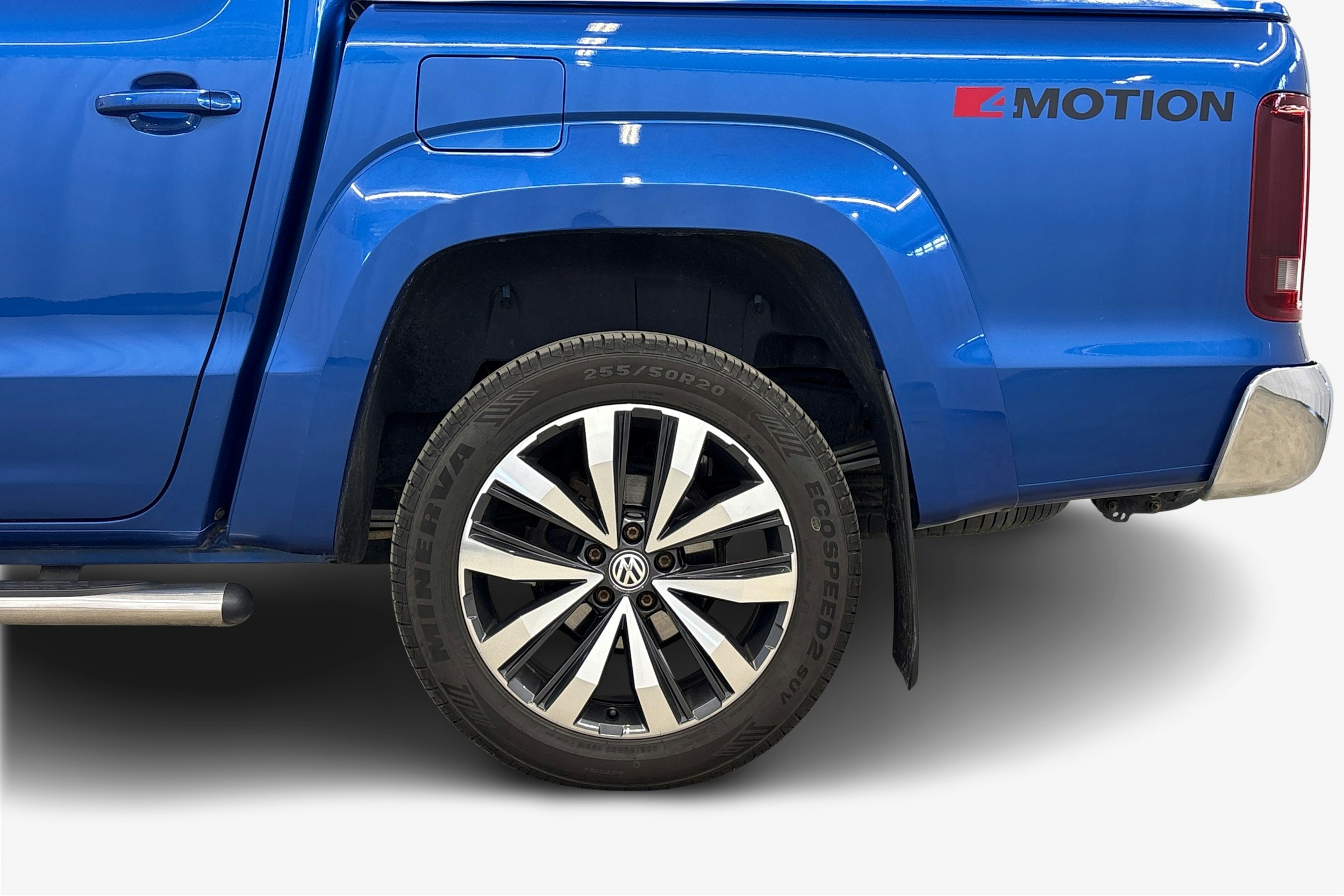 sininen Volkswagen Amarok 2019 kuva 9.