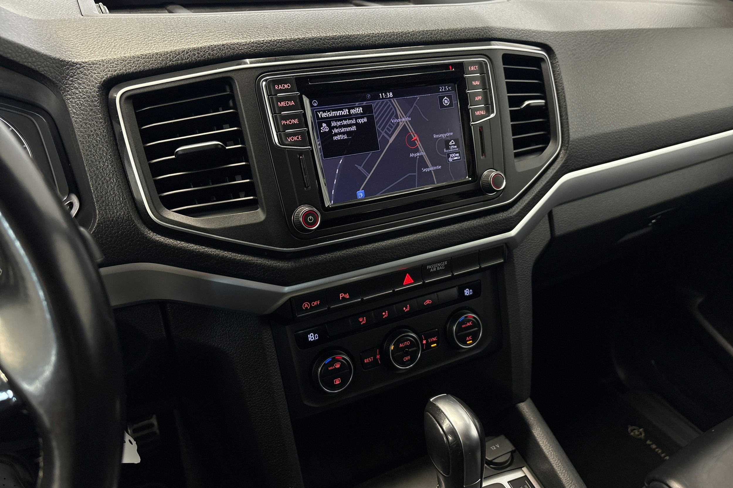 sininen Volkswagen Amarok 2019 kuva 15.