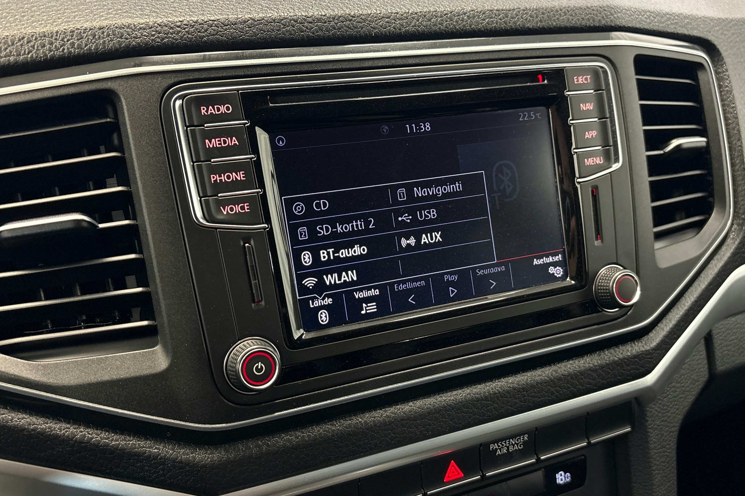 sininen Volkswagen Amarok 2019 kuva 16.