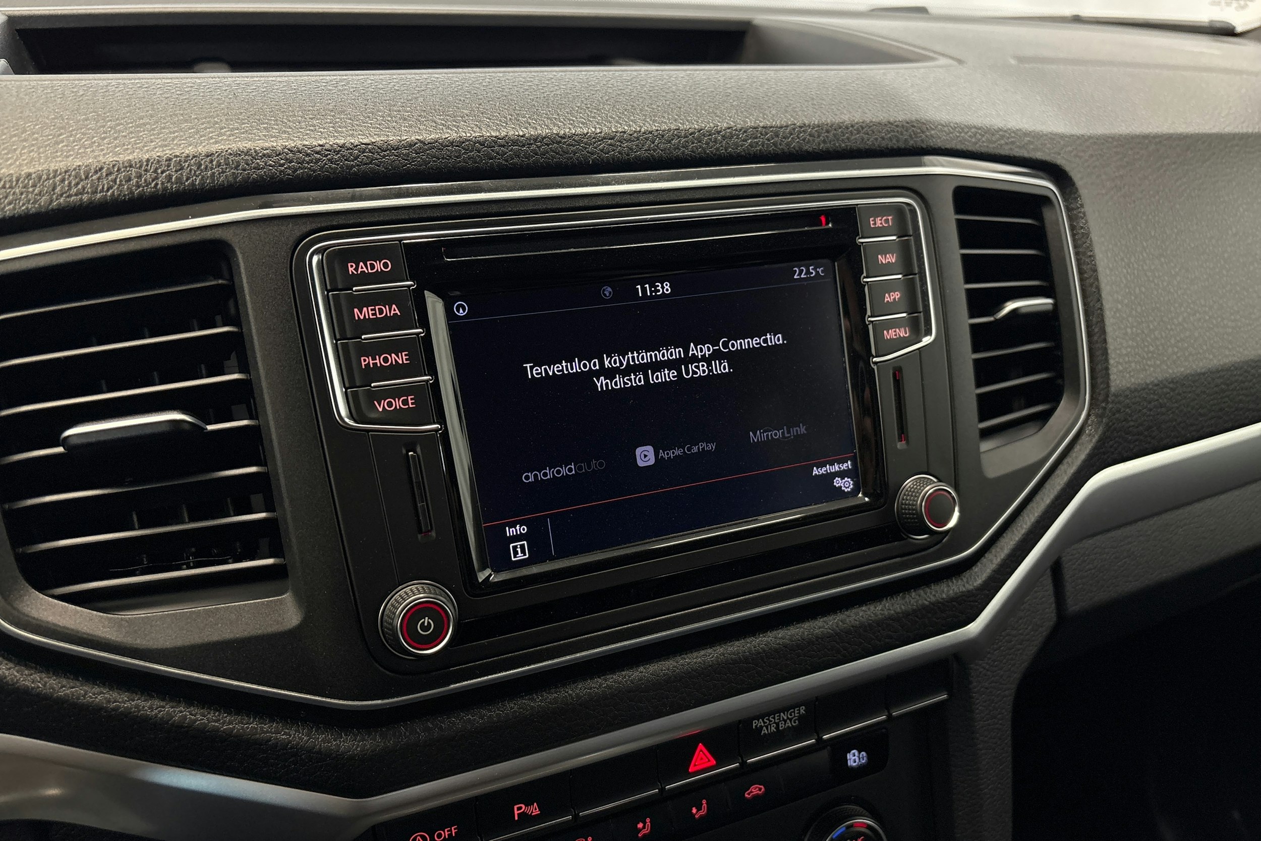 sininen Volkswagen Amarok 2019 kuva 17.