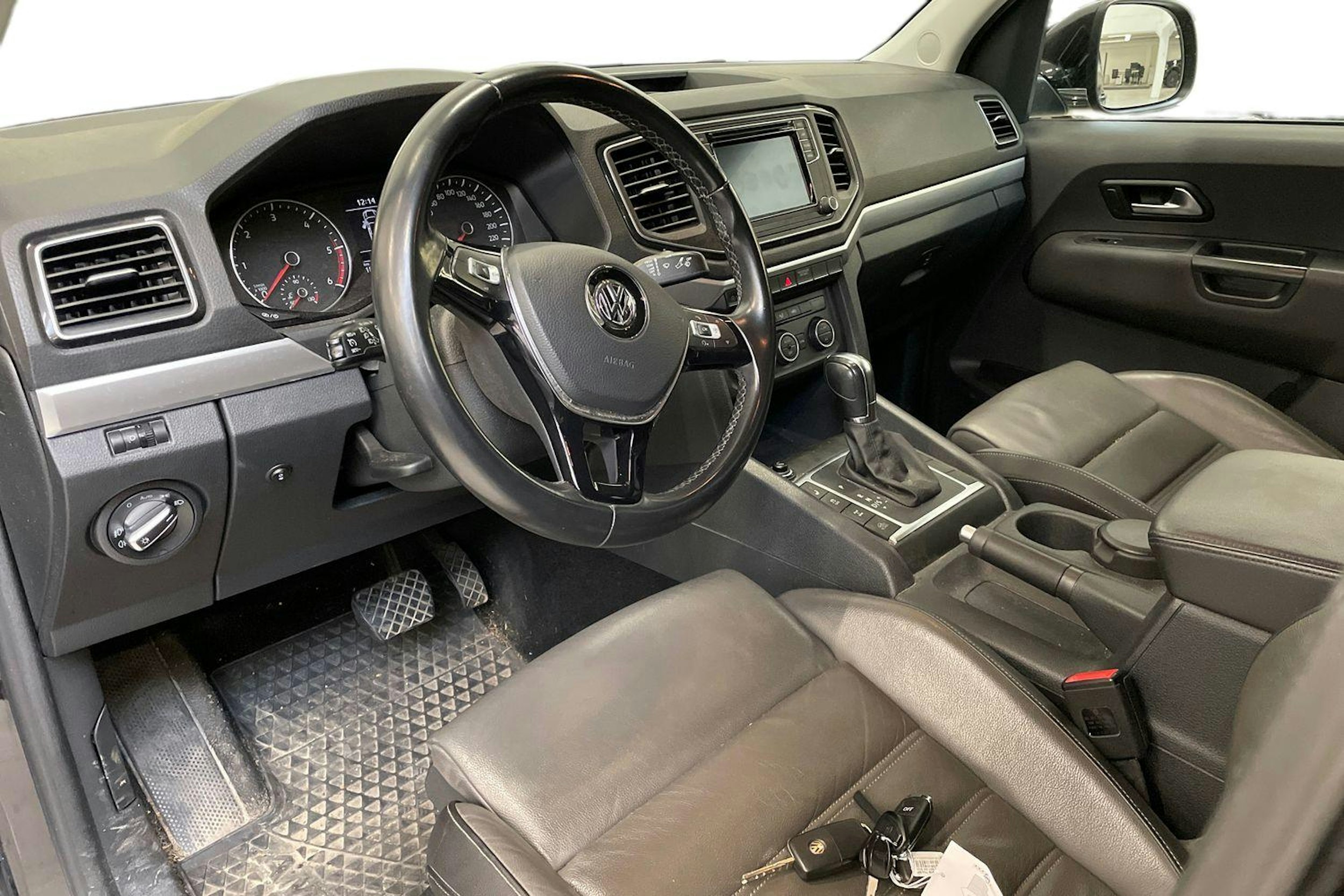 musta Volkswagen Amarok 2019 kuva 3.