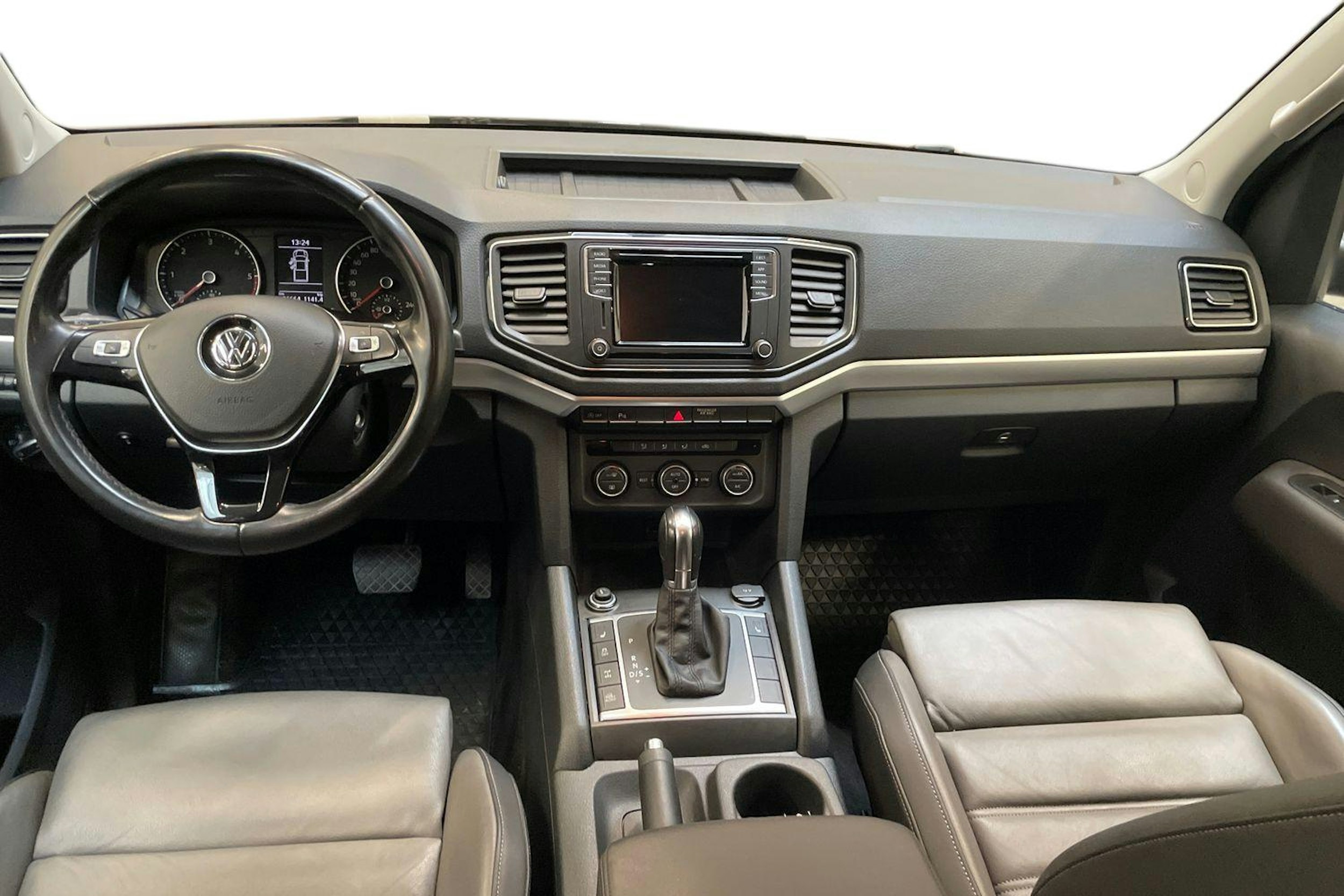musta Volkswagen Amarok 2019 kuva 9.