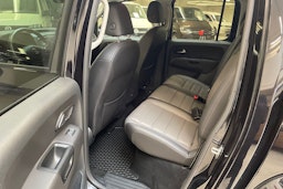 musta Volkswagen Amarok 2019 kuva 14.