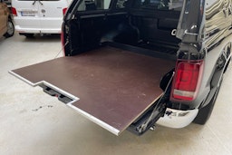 musta Volkswagen Amarok 2019 kuva 16.