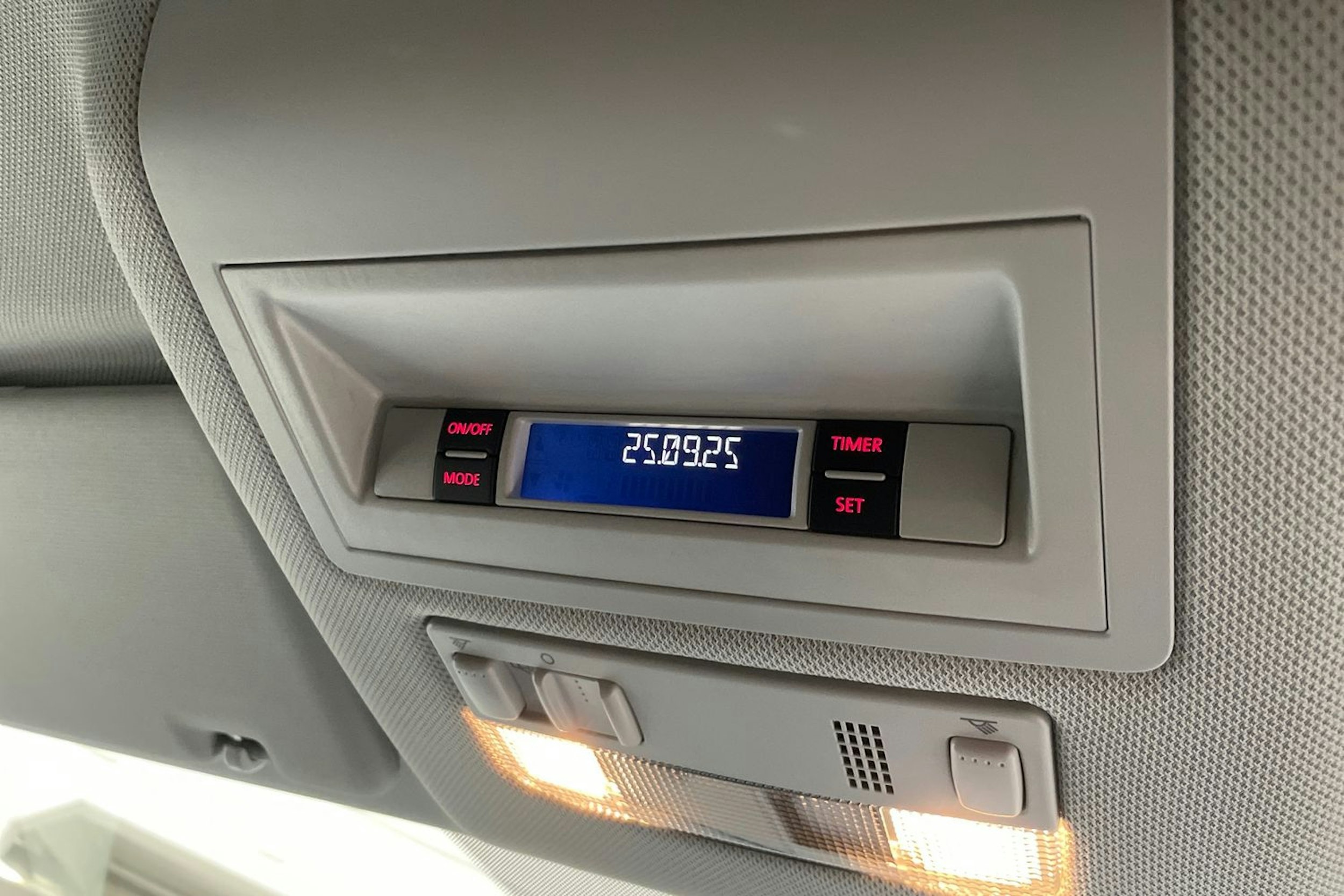 musta Volkswagen Amarok 2019 kuva 20.