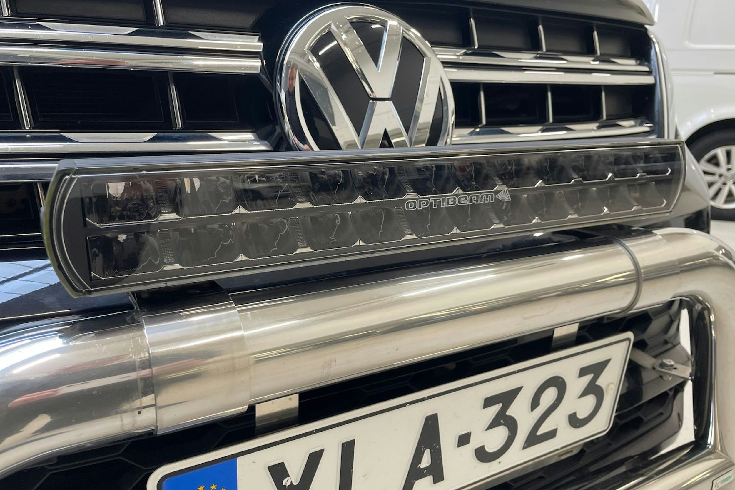 musta Volkswagen Amarok 2019 kuva 21.