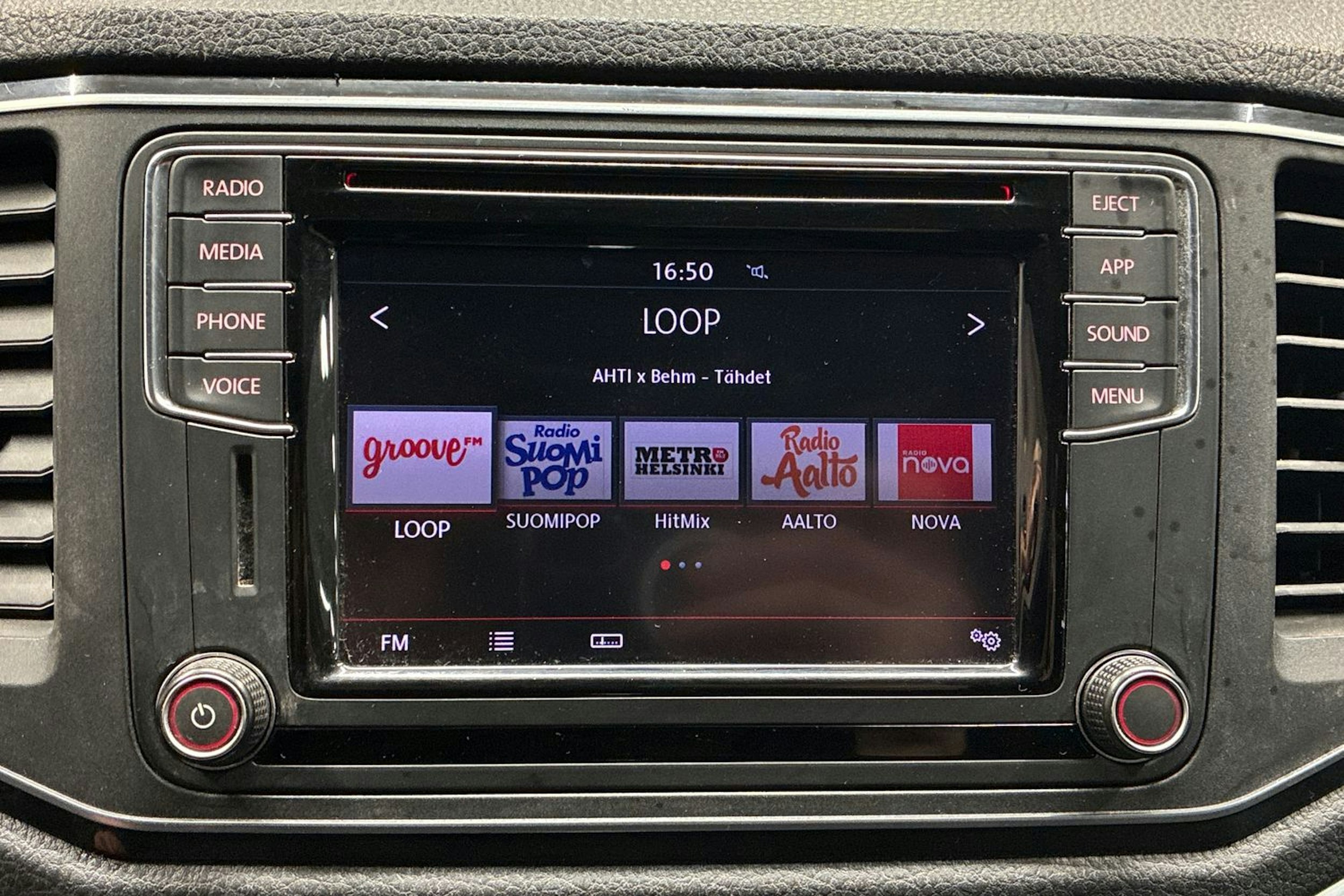 harmaa Volkswagen Amarok 2020 kuva 13.