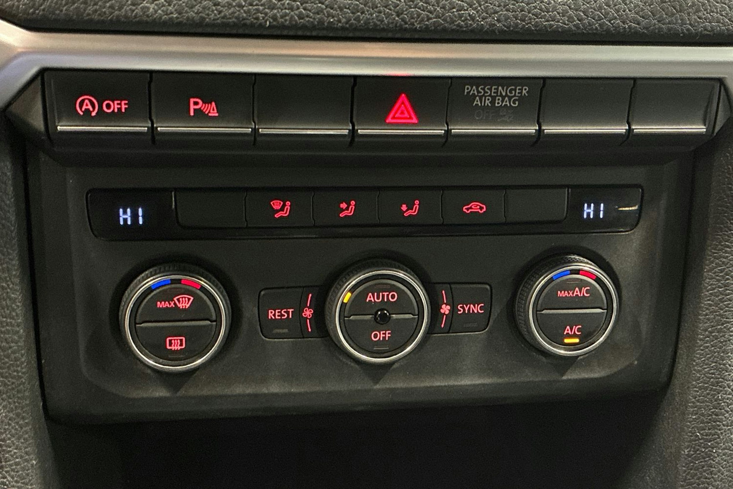 harmaa Volkswagen Amarok 2020 kuva 17.