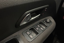 harmaa Volkswagen Amarok 2020 kuva 20.