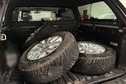 harmaa Volkswagen Amarok 2020 kuva 24.