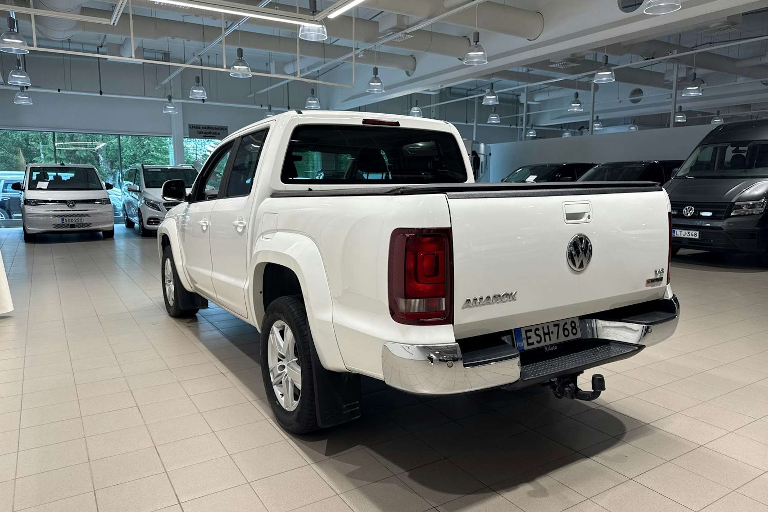 valkoinen Volkswagen Amarok 2020 kuva 14.