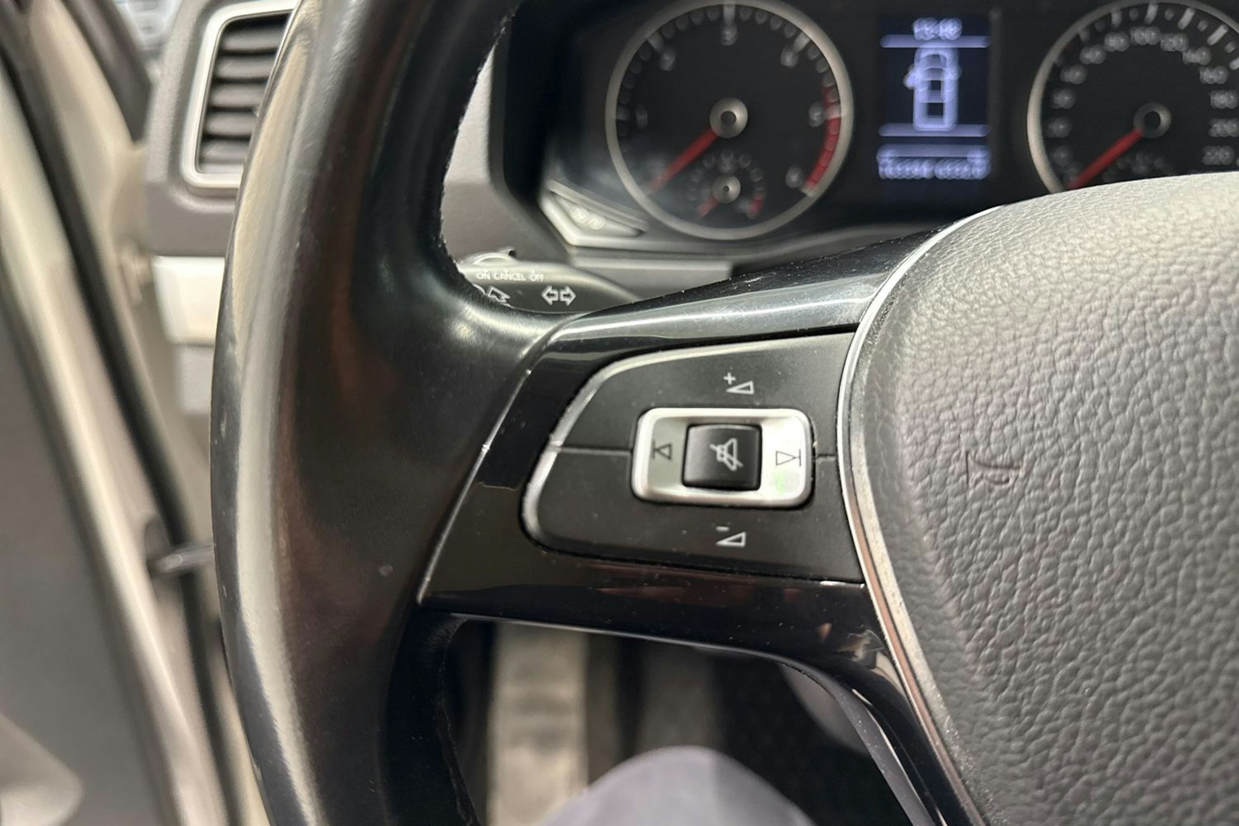 valkoinen Volkswagen Amarok 2020 kuva 18.
