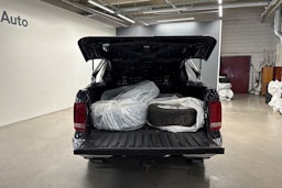 musta Volkswagen Amarok 2020 kuva 14.