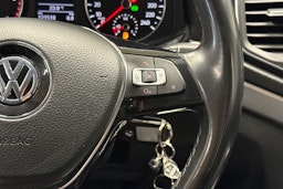 musta Volkswagen Amarok 2020 kuva 20.