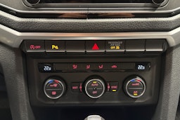 musta Volkswagen Amarok 2020 kuva 23.
