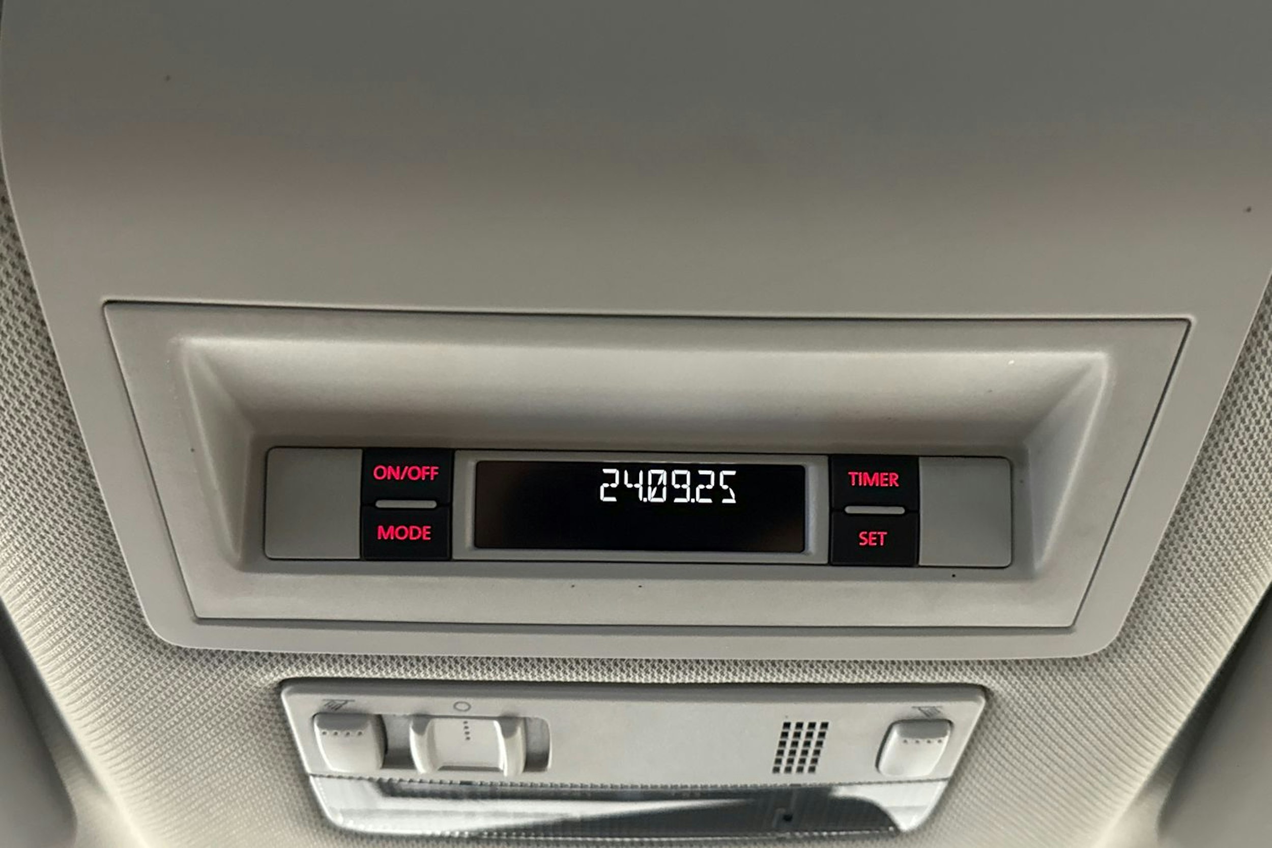musta Volkswagen Amarok 2020 kuva 25.
