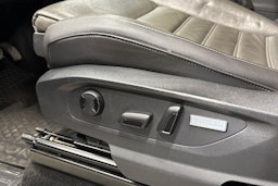 musta Volkswagen Amarok 2020 kuva 27.