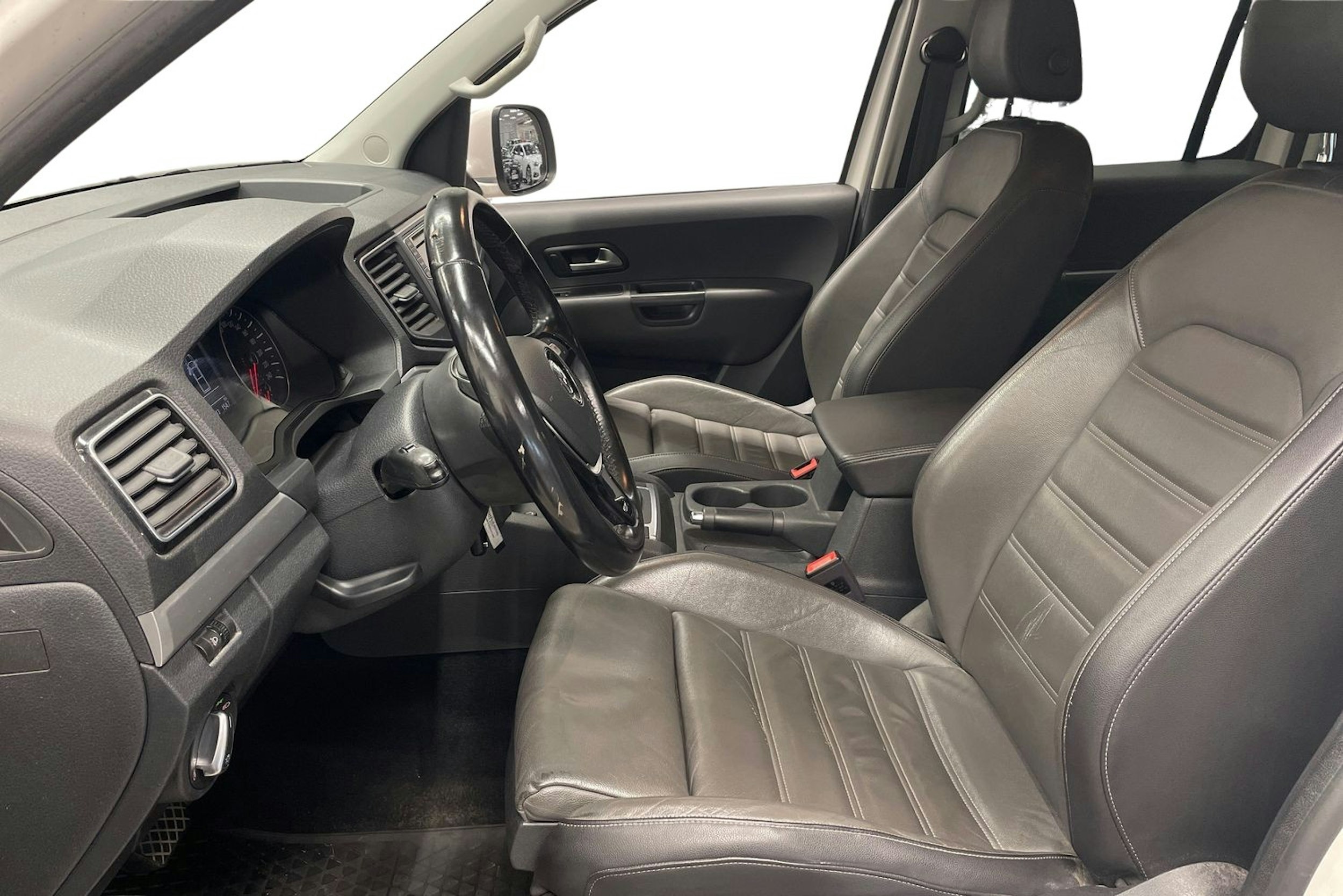 valkoinen Volkswagen Amarok 2020 kuva 7.