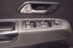 valkoinen Volkswagen Amarok 2020 kuva 16.