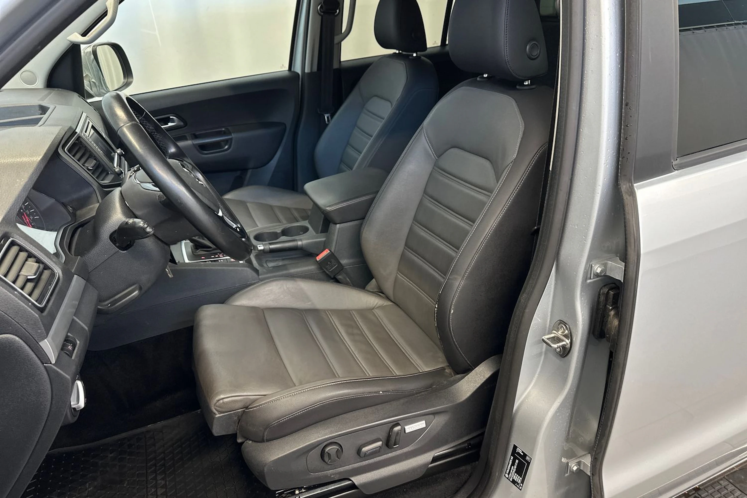 hopea Volkswagen Amarok 2020 kuva 17.