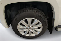 valkoinen Volkswagen Amarok 2020 kuva 12.