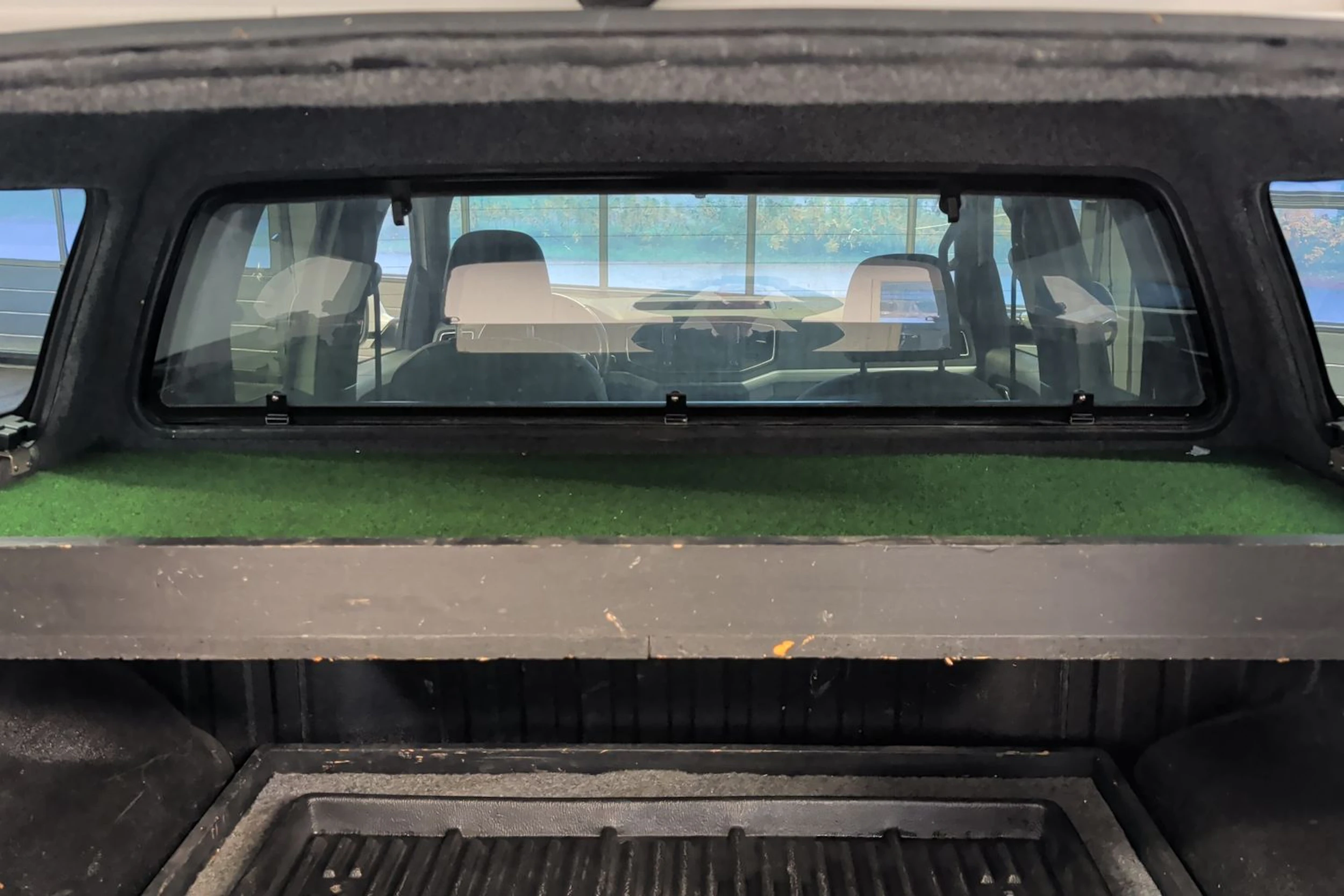 valkoinen Volkswagen Amarok 2020 kuva 15.