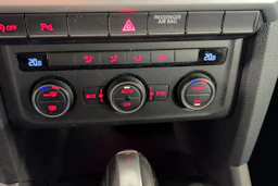 valkoinen Volkswagen Amarok 2020 kuva 24.