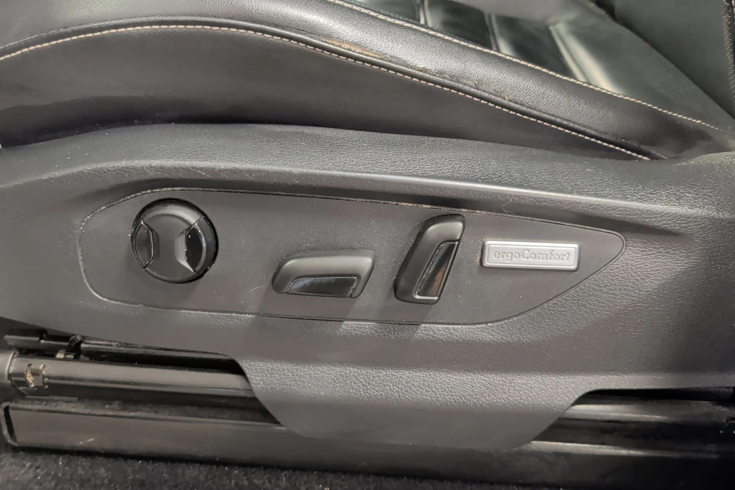 valkoinen Volkswagen Amarok 2020 kuva 28.